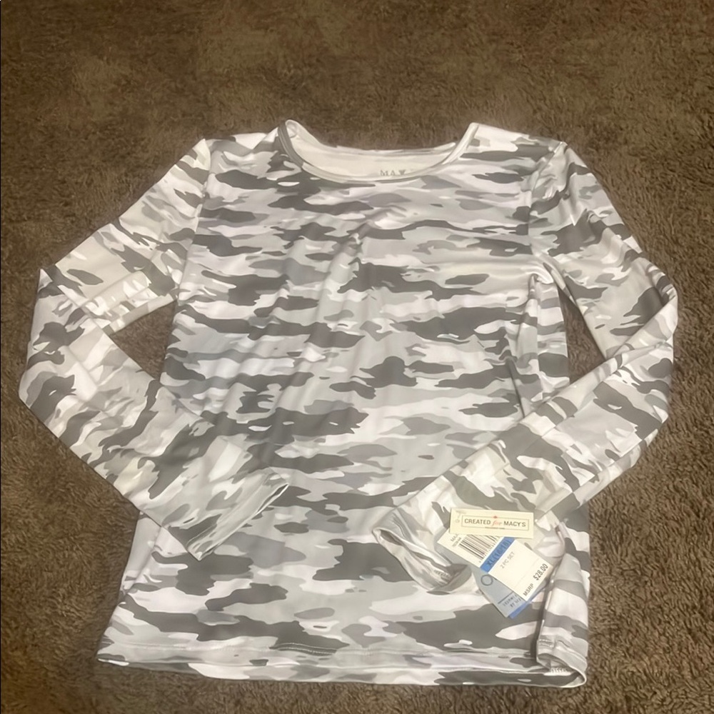 Macy's Gray and White Long Sleeve Tees Urban Camo